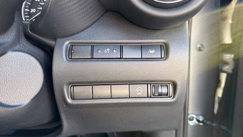 Nissan Juke 1.0 DiG-T 114 N-Connecta 5dr Petrol Hatchback